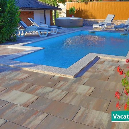 Vacation Home Alan 2 Kulen Vakuf Exterior photo