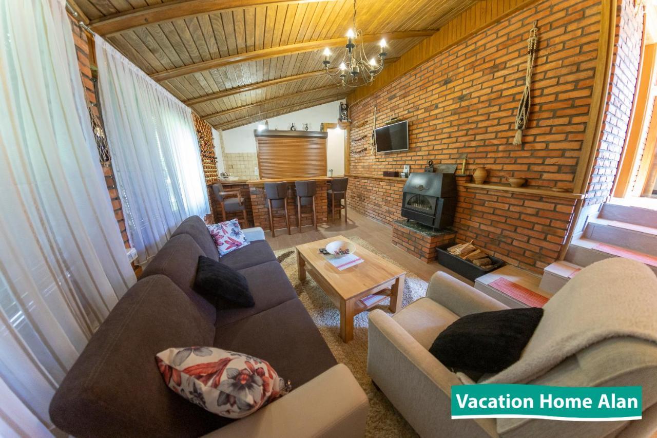 Vacation Home Alan 2 Kulen Vakuf Exterior photo