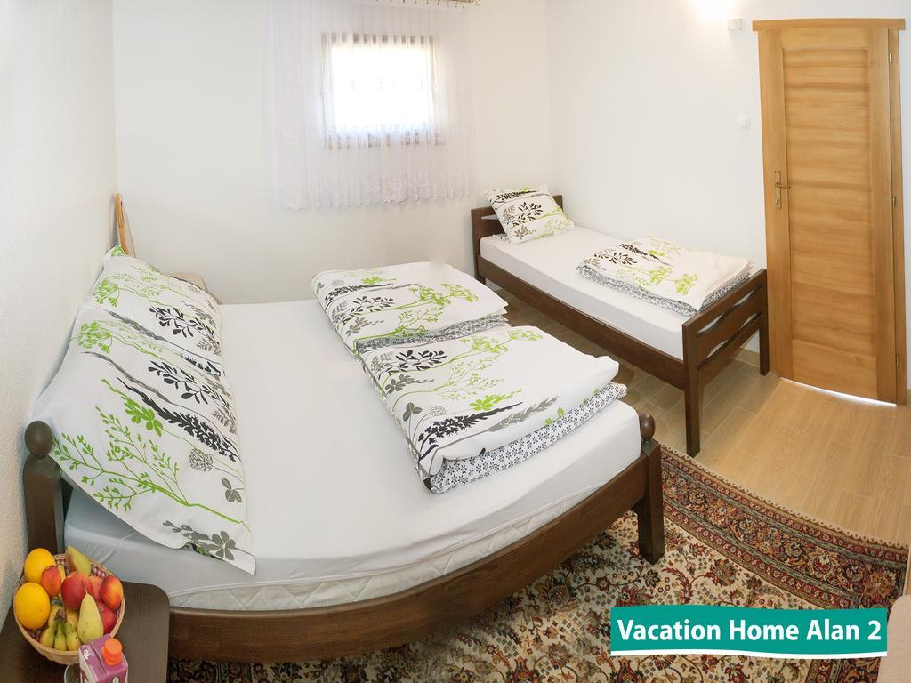 Vacation Home Alan 2 Kulen Vakuf Exterior photo